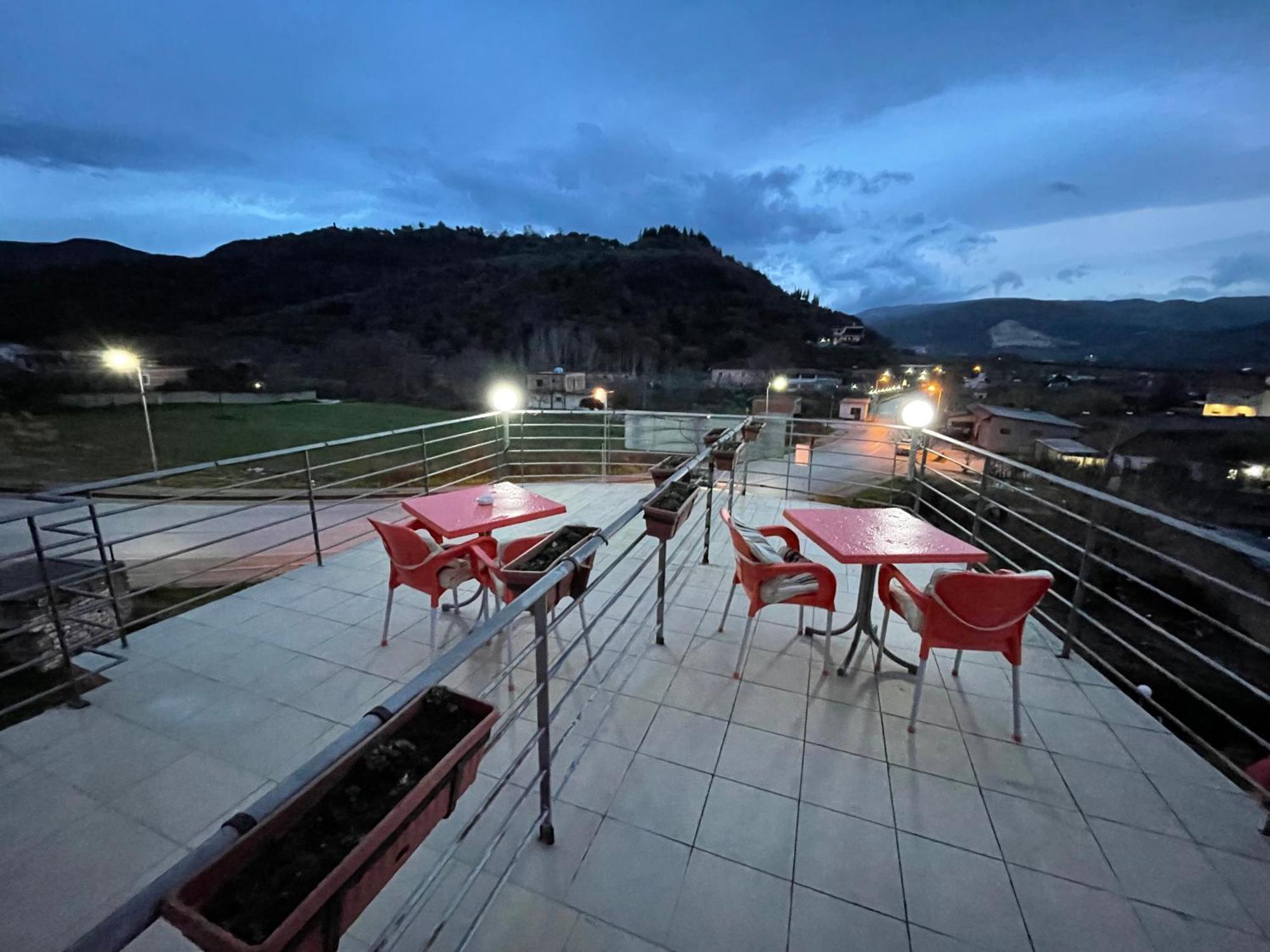 Hotel Bar Restaurant Mete Peshkepi Dış mekan fotoğraf
