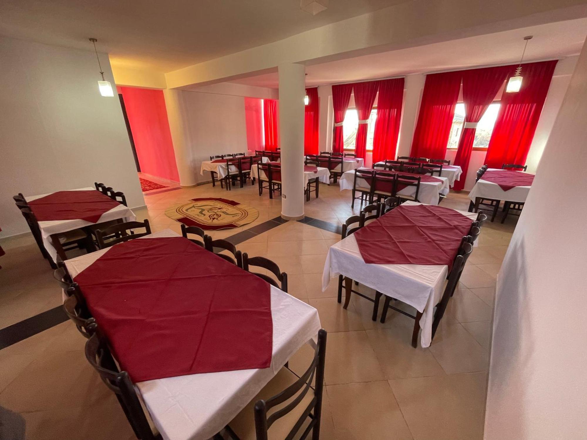 Hotel Bar Restaurant Mete Peshkepi Dış mekan fotoğraf