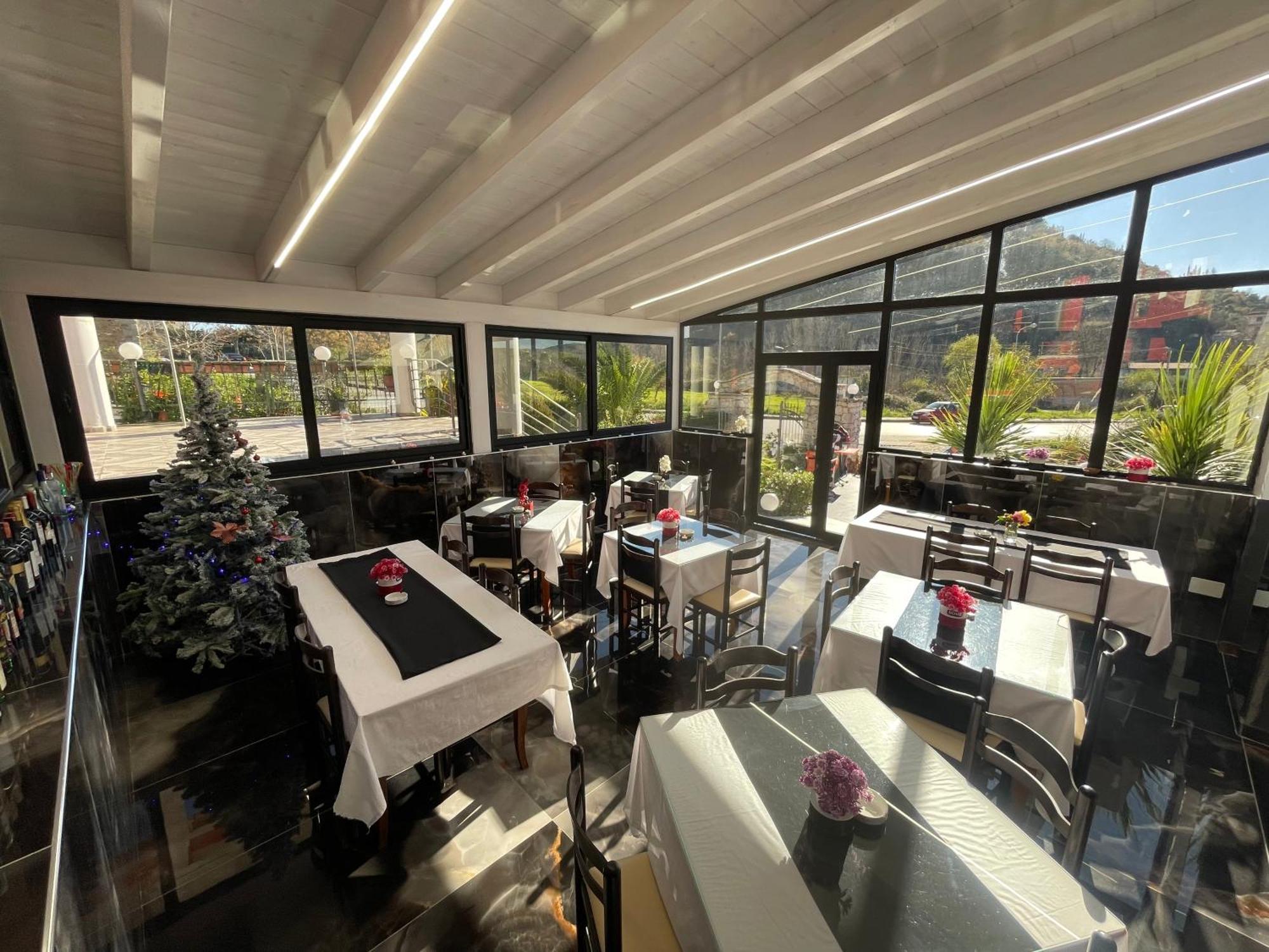 Hotel Bar Restaurant Mete Peshkepi Dış mekan fotoğraf